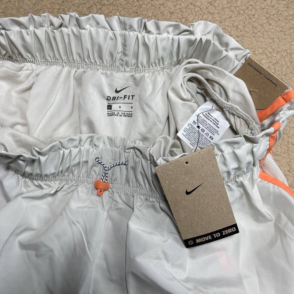 Nike Women's Tempo Running Shorts Light‎ Bone/Orange DJ0919-072 Size Large - Picture 3 of 8